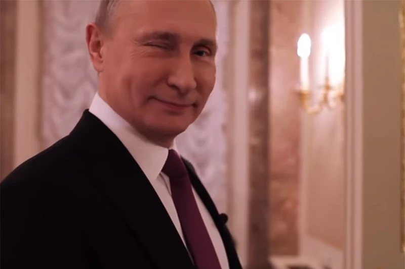 Putin sarkastično ponudio Comeyu politički azil i uporedio ga sa Snowdenom