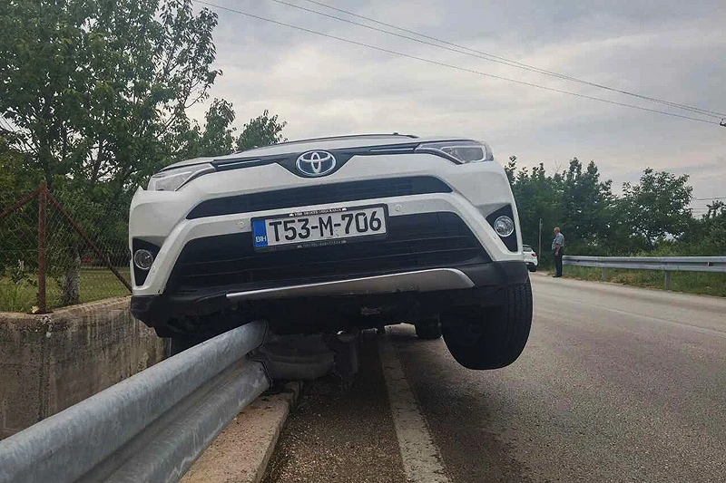 Hodbina: Toyota se ''nasadila'' na zaštitnu ogradu