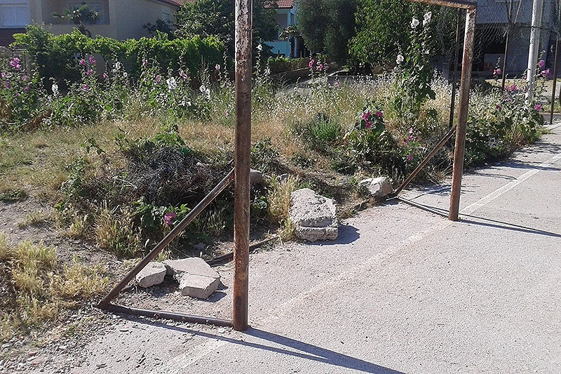Djeca čekaju na sigurne golove zbog greške u slovima