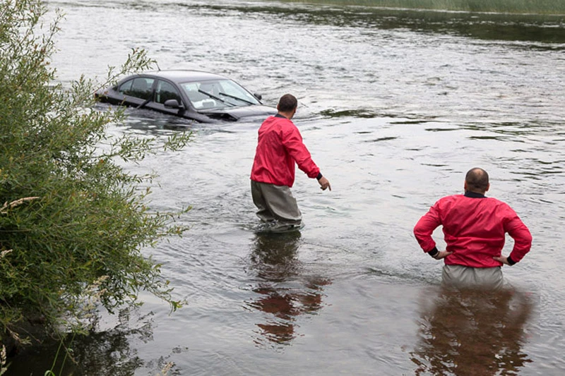 Djevojke automobilom sletjele u rijeku Sanu