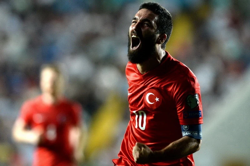 Nakon razilaska s reprezentacijom Turan se dao u kocku