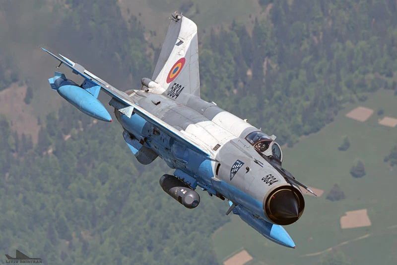 MiG se srušio nakon što je udario u jato ptica, pilot teško ozlijeđen