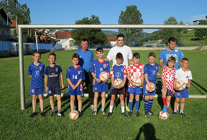 U Školu nogometa u Prozoru upisano 60 djece