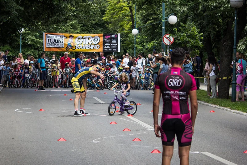 Giro Bambino okupio veliki broj mališana i uljepšao im dan