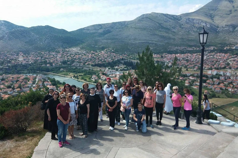 Uposlenici predškolskih ustanova HNŽ uživali u izletu u Trebinje i Ravno