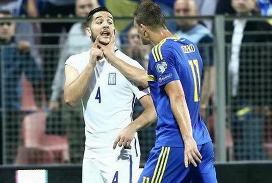 Kad se suigrači zakače: Džeko i Manolas zakuhali makljažu u Zenici