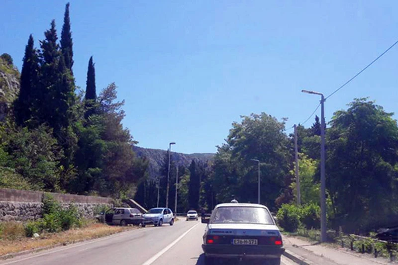 Stolac: Nakon sudara Golf i Fiat završili pokraj ceste