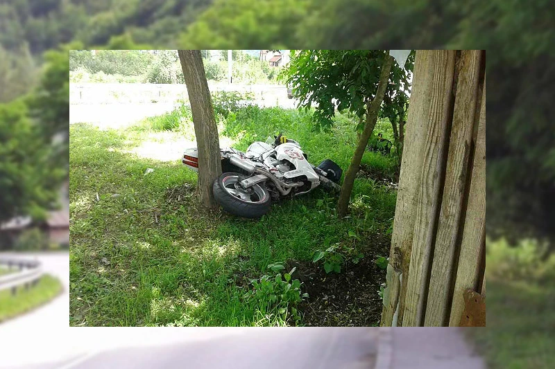 Motociklom udario troje djece, poginula sedmogodišnja djevojčica