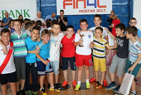 Učenici nagrađeni za najbolje likovne radove o okolišu