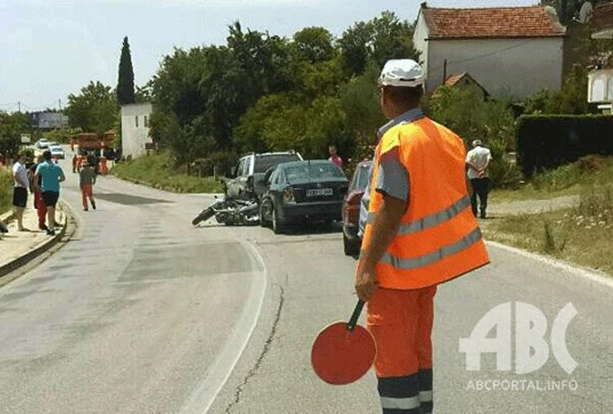 Teška prometna nesreća u Čitluku: Sudarila se dva vozila i motocikl