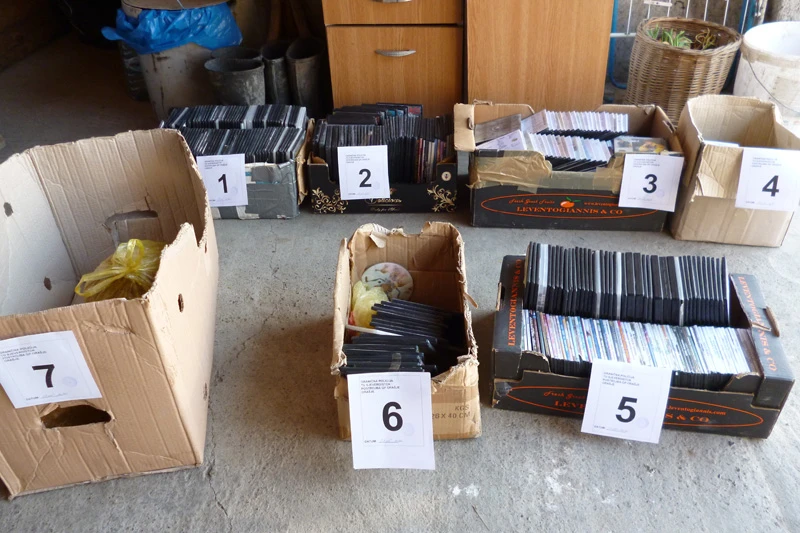 Oduzeti cigarete, duhan, CD-ovi i DVD-ovi na području Brčkog i Orašja