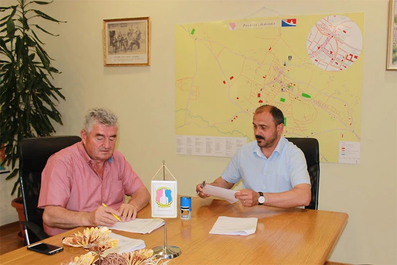 Povijesni potpis za Posušje: Polažu se prve kanalizacijske cijevi