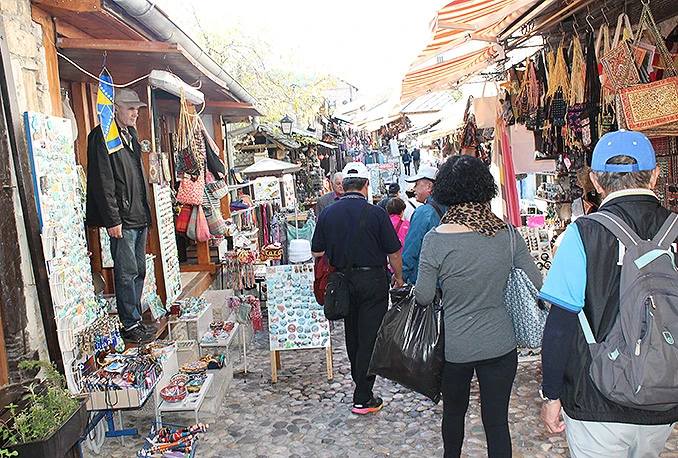 Mostar dobio službeni suvenir