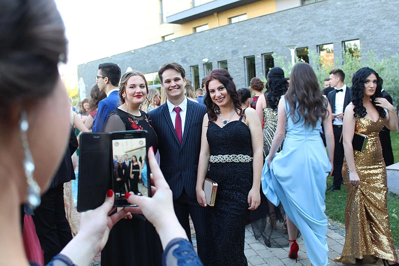 Skoro svaki maturant ima svog fotografa