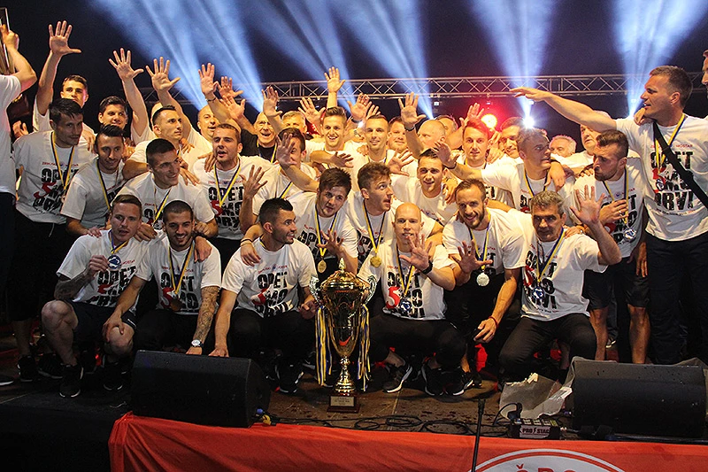 Zrinjskom uručene medalje i pehar