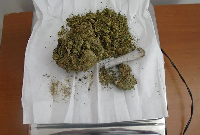 'Šlepao' BMW, i u BMW-u 8,5 kilograma trave