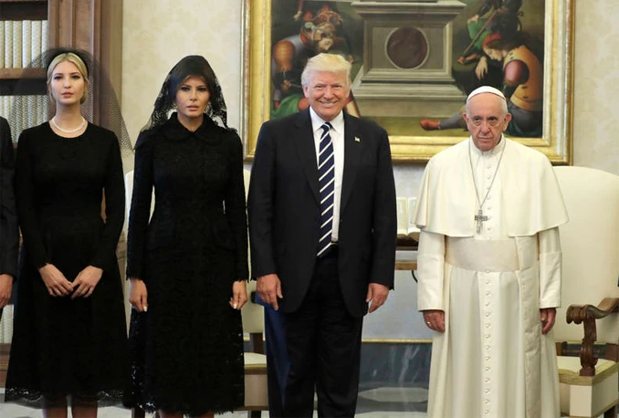 Zašto su Melania i Ivanka poštivale kodeks odjeće kod Pape?