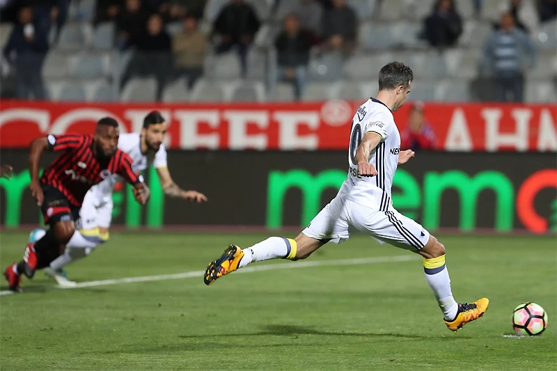 Od uložene marke Van Persie donio Paljaninu 40.000 KM