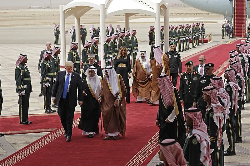 VIDEO | Trump kraljevski dočekan u Saudijskoj Arabiji