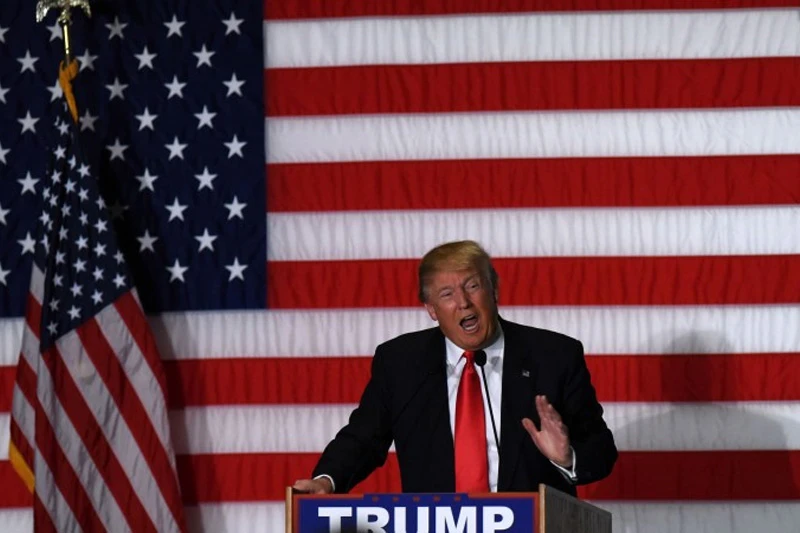 Trumpov rejting na niskim granama