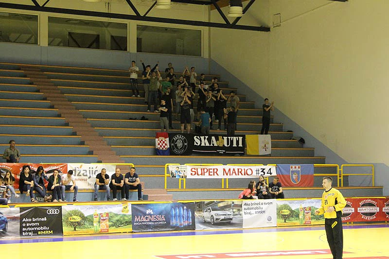 Navijači Izviđača tijelima formirali slovo ''U'', klub kažnjen s 200 KM