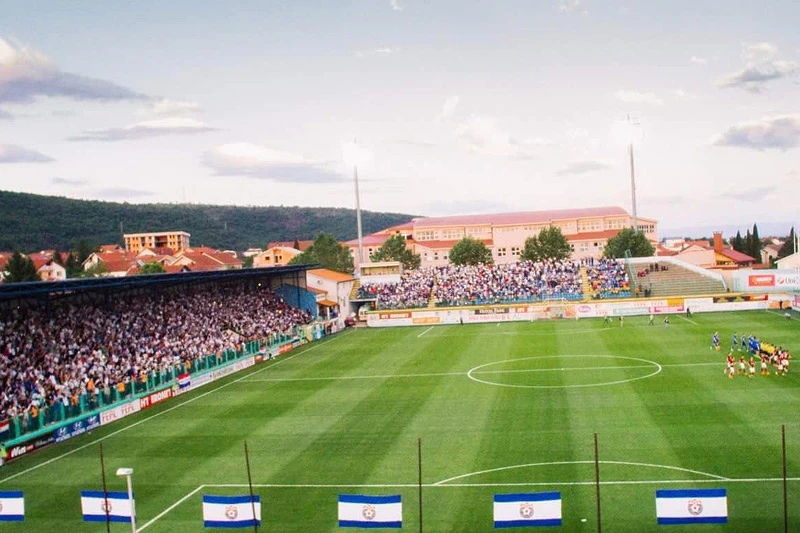 Suspendiran stadion Pecara