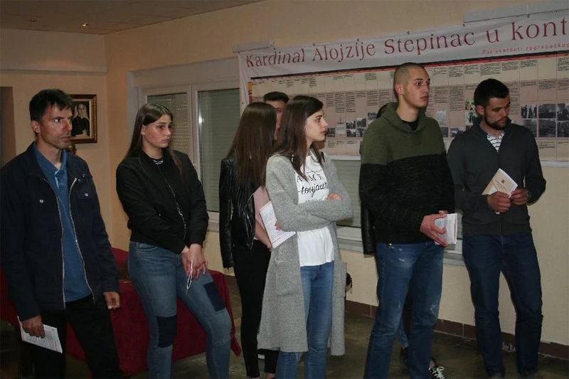 Tomislavgrad: Otvorena izložba "Kardinal Alojzije Stepinac - Put svetosti