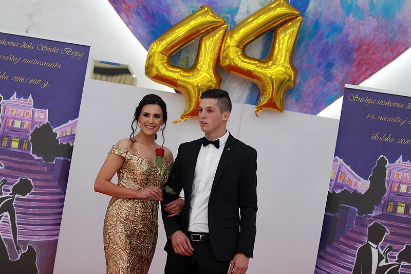 Široki Brijeg: 211 strukovnjaka se oprostilo od srednjoškolskog obrazovanja 