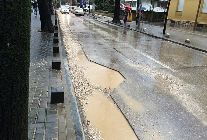 Vlažni i skliski kolnici u Hercegovini