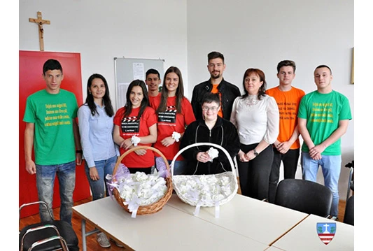 Maturatice u Čitluku će nosit narukvice izrađene u Udruzi Susret