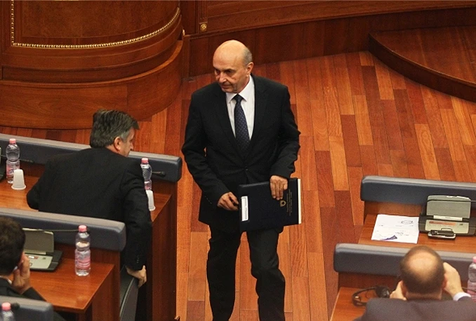 Pala Vlada Ise Mustafe: Kosovo u lipnju ide na izvanredne izbore