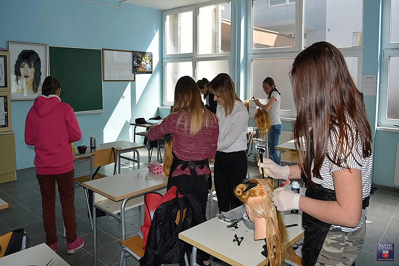Srednja škola Prozor: Veliko zanimanje za frizersku školu