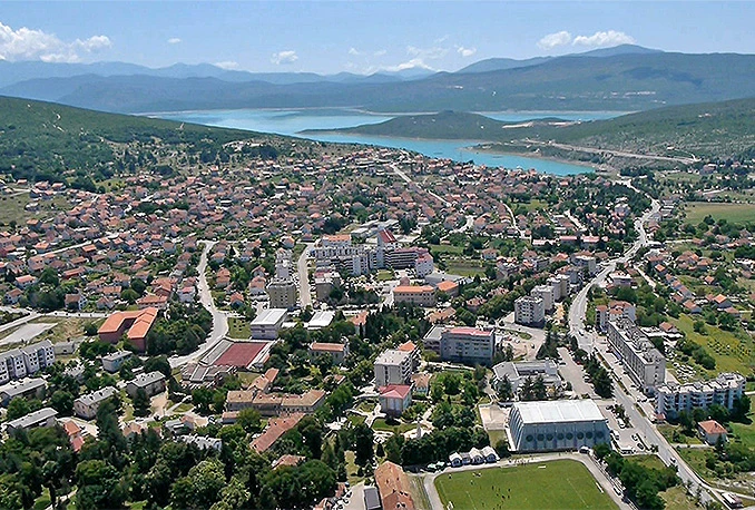 Tužna slika iz Hercegovine: Niti tvornica, niti ljudi da rade u njima