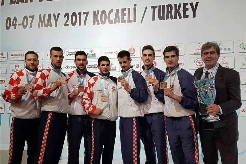 Širokobriješka braća Kvesić osvojila europsku ekipnu broncu s Hrvatskom