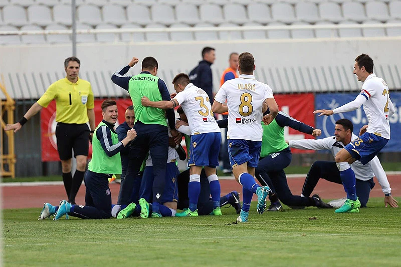 Hajduk ''petardom'' ispratio Osijek i pobjegao mu na tri boda
