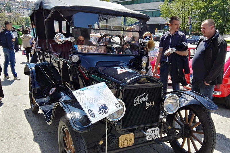 ''Ford T'' star 100 godina na izložbi oldtimera u Sarajevu