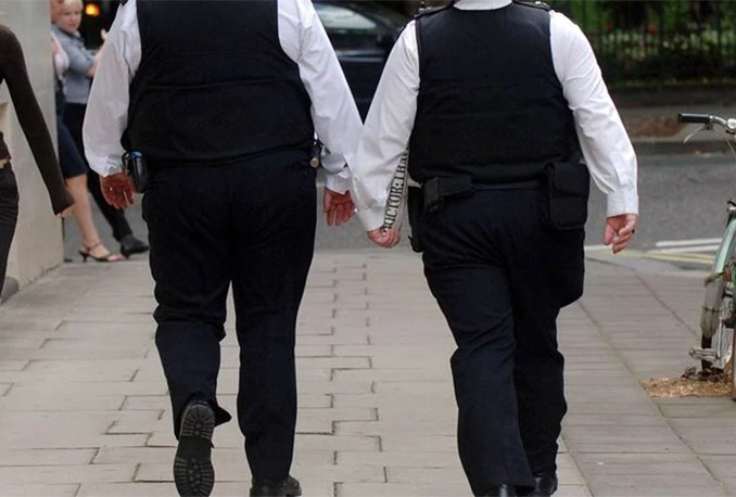 Policajci otpušteni jer nisu smršavjeli