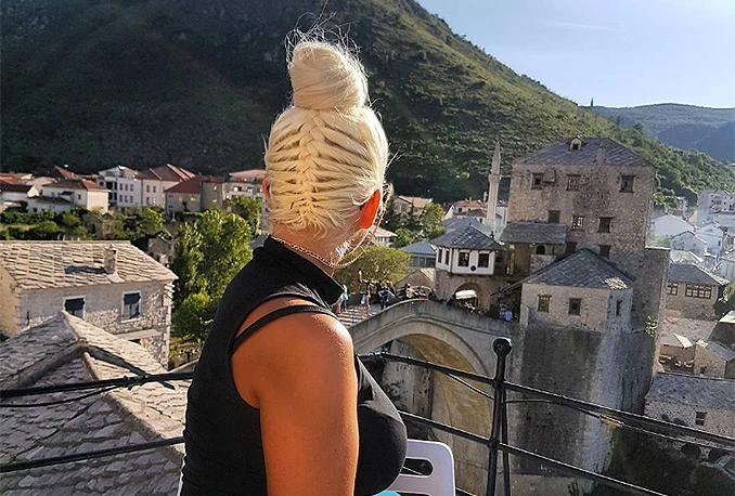 Mostar: Atraktivna missica nas podsjetila na Karleušu 