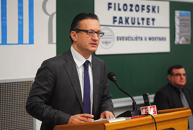 Izjava: Mostarski Filozofski fakultet o novinarstvu danas
