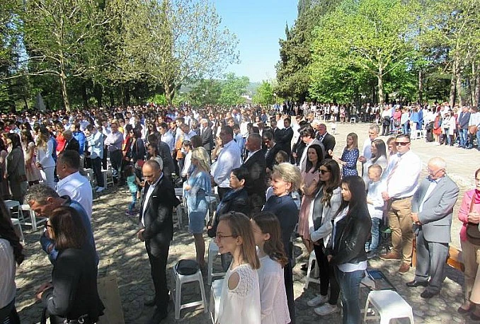 Široki Brijeg: Krizmalo se 237 mladih župljana 