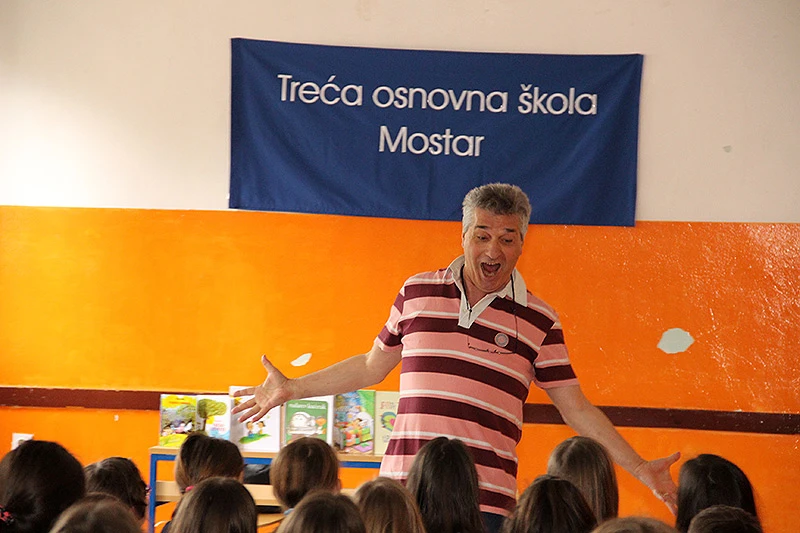 Šimo Ešić se družio s mostarskim učenicima