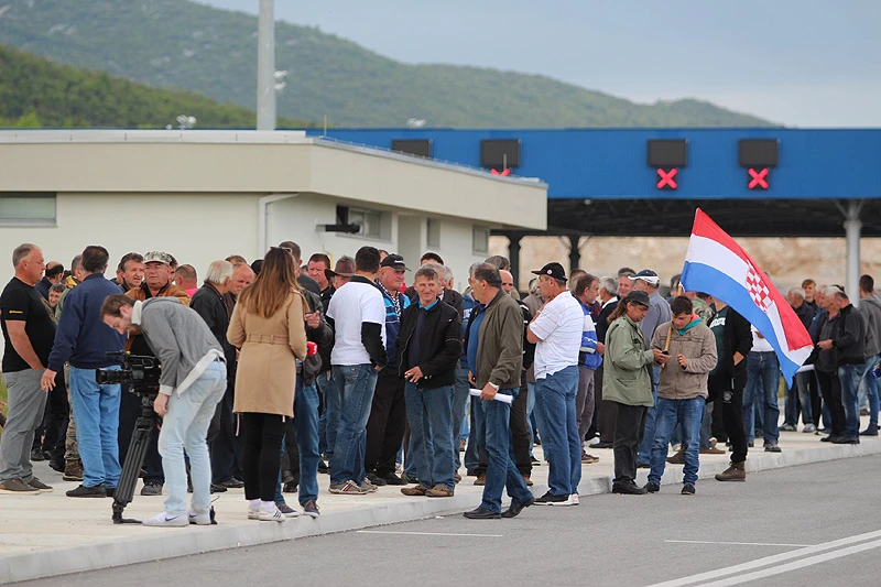 Policija prekršajno obradila devet prosvjednika s Bijače