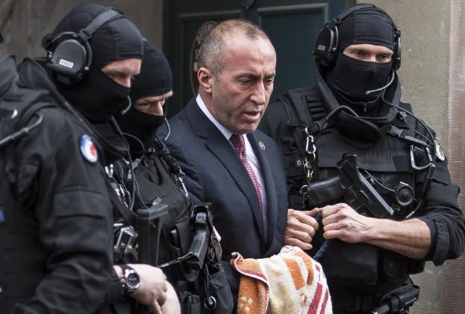 Ramuš Haradinaj sa suprugom dobio državljanstvo Albanije