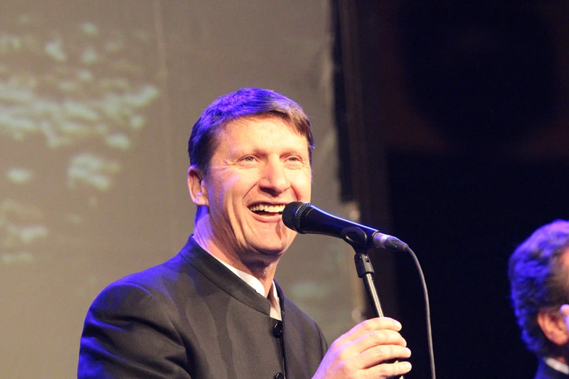 Tomislav Bralić i Intrade ispunili dvoranu: Čapljinci u dahu pjevali hitove