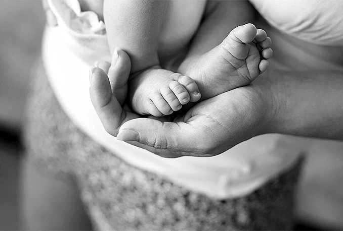 Bebe se prodaju za 5.000 eura, a u cijeli lanac uključeni odvjetnici i liječnici