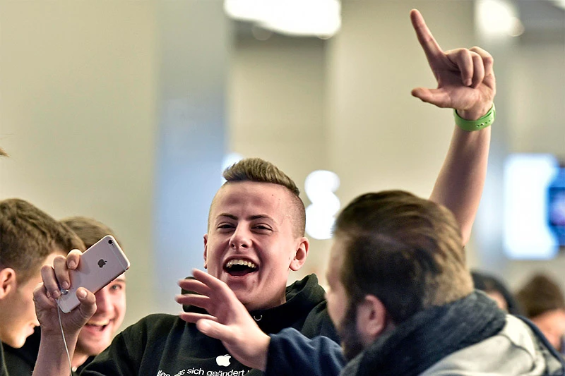 Tinejdžeri ludi za iPhoneom