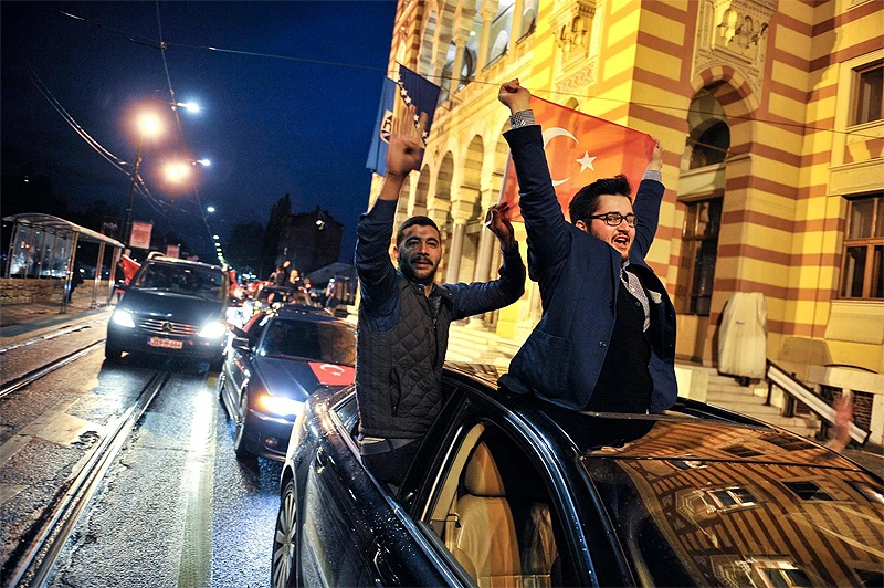 VIDEO | Turci proslavili rezultate referenduma i u Sarajevu
