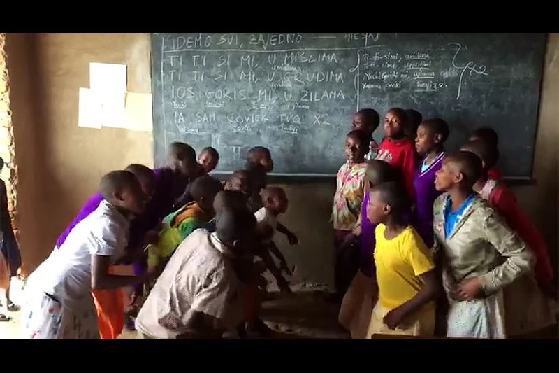 Siročići iz Afrike zapjevali Dvornikovu pjesmu