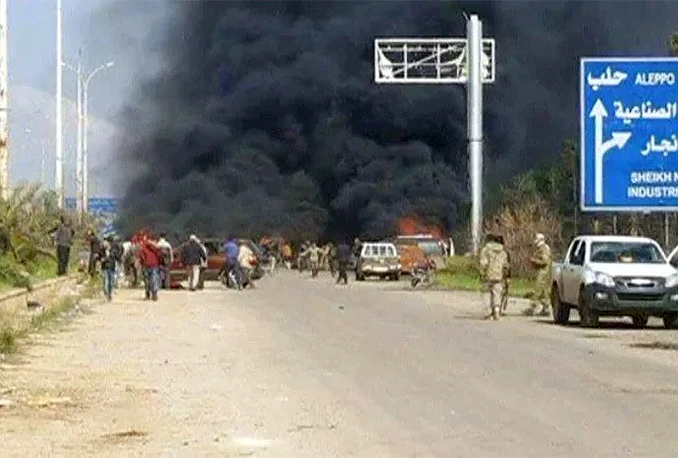 Deseci mrtvih i ranjenih u bombaškom napadu na konvoj kod Alepa
