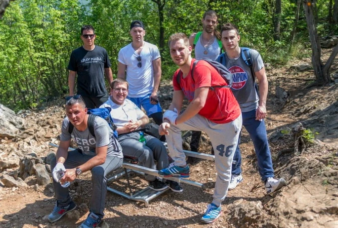 Ispunjenje sna: Nepokretnog mladića iznijeli na brdo Križevac